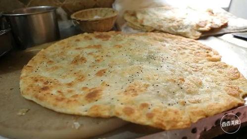 吃货小伟哈密瓜饼,甜蜜诱惑，一口咬下幸福感爆棚