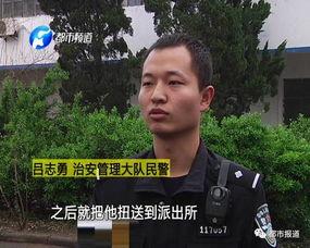 小伙吃瓜被围观,小伙吃瓜引围观，揭秘网络热点背后的故事