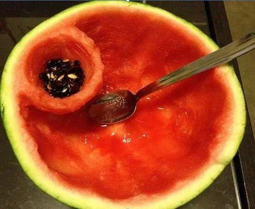 吃瓜勺子和叉子,勺子与叉子的巧妙搭配