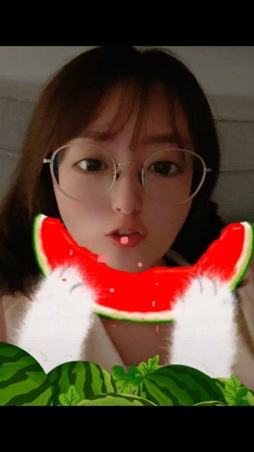 吃瓜女生摇头,揭秘女生们的娱乐态度