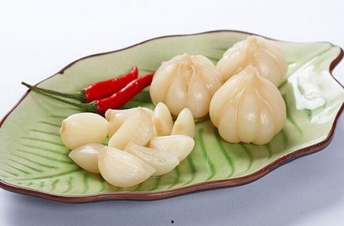 吃完大蒜吃哈密瓜,舌尖上的美味碰撞